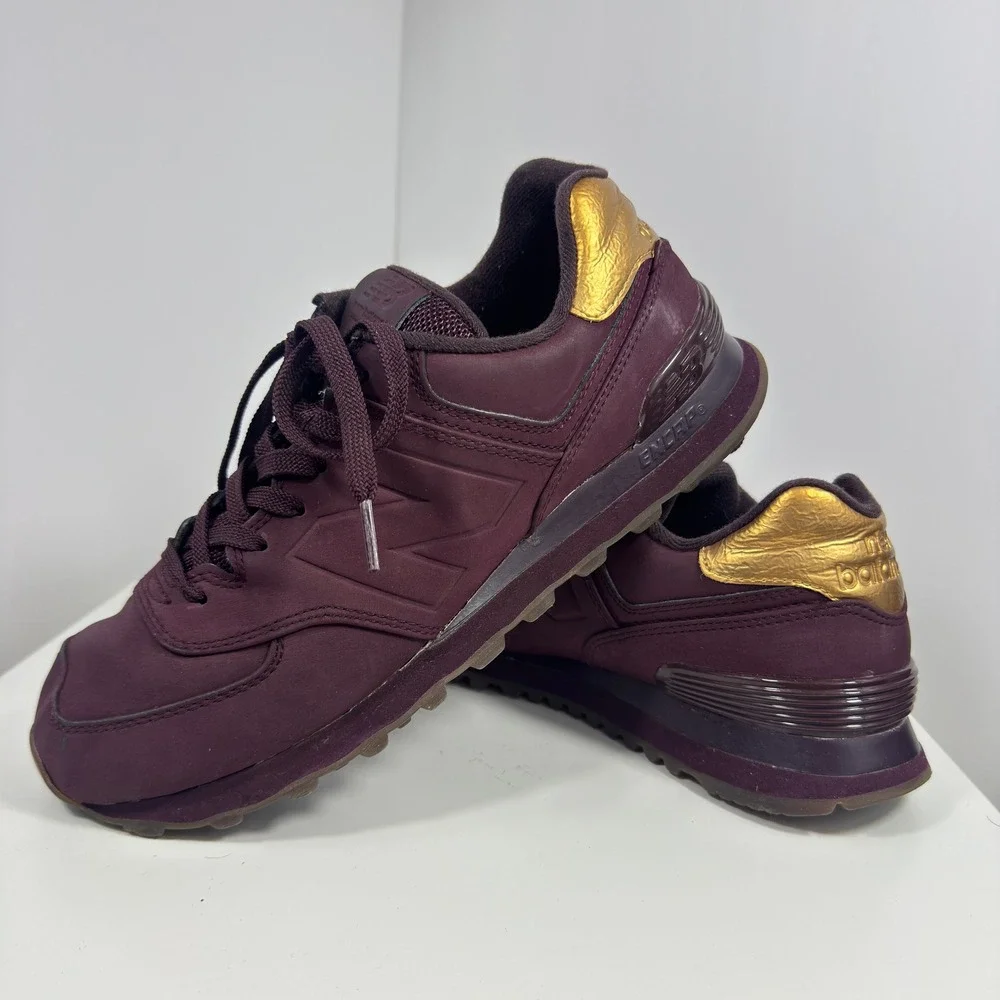New Balance‎ 574 Molten Maroon Men 8.5 Maroon Gold Sneaker ML574MTC
